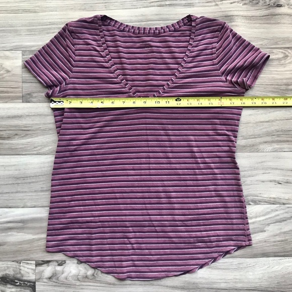 Lululemon V Neck Love Tee Striped Plum - Picture 10 of 12